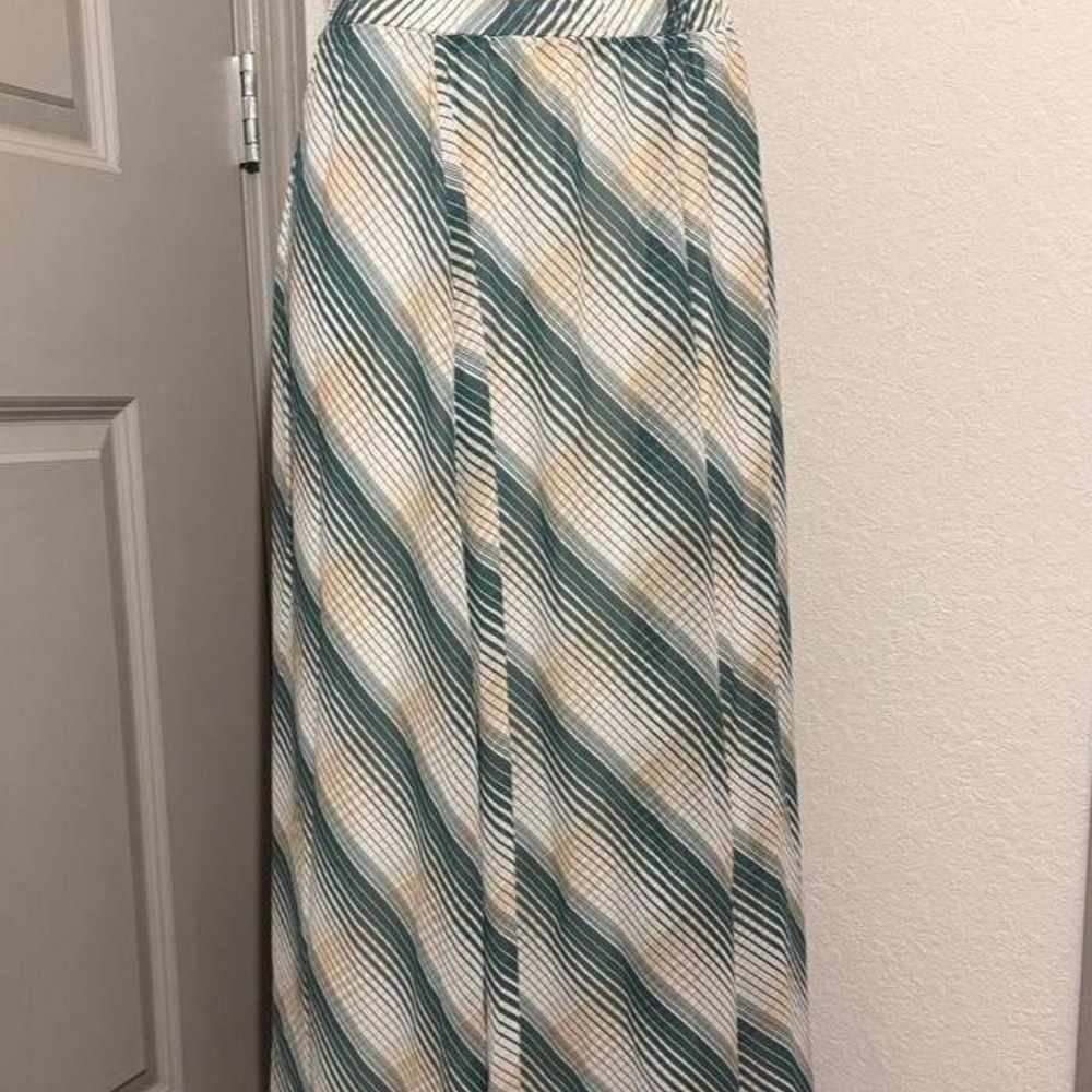 Jaclyn Smith cream and green diagonal striped maxi skirt!